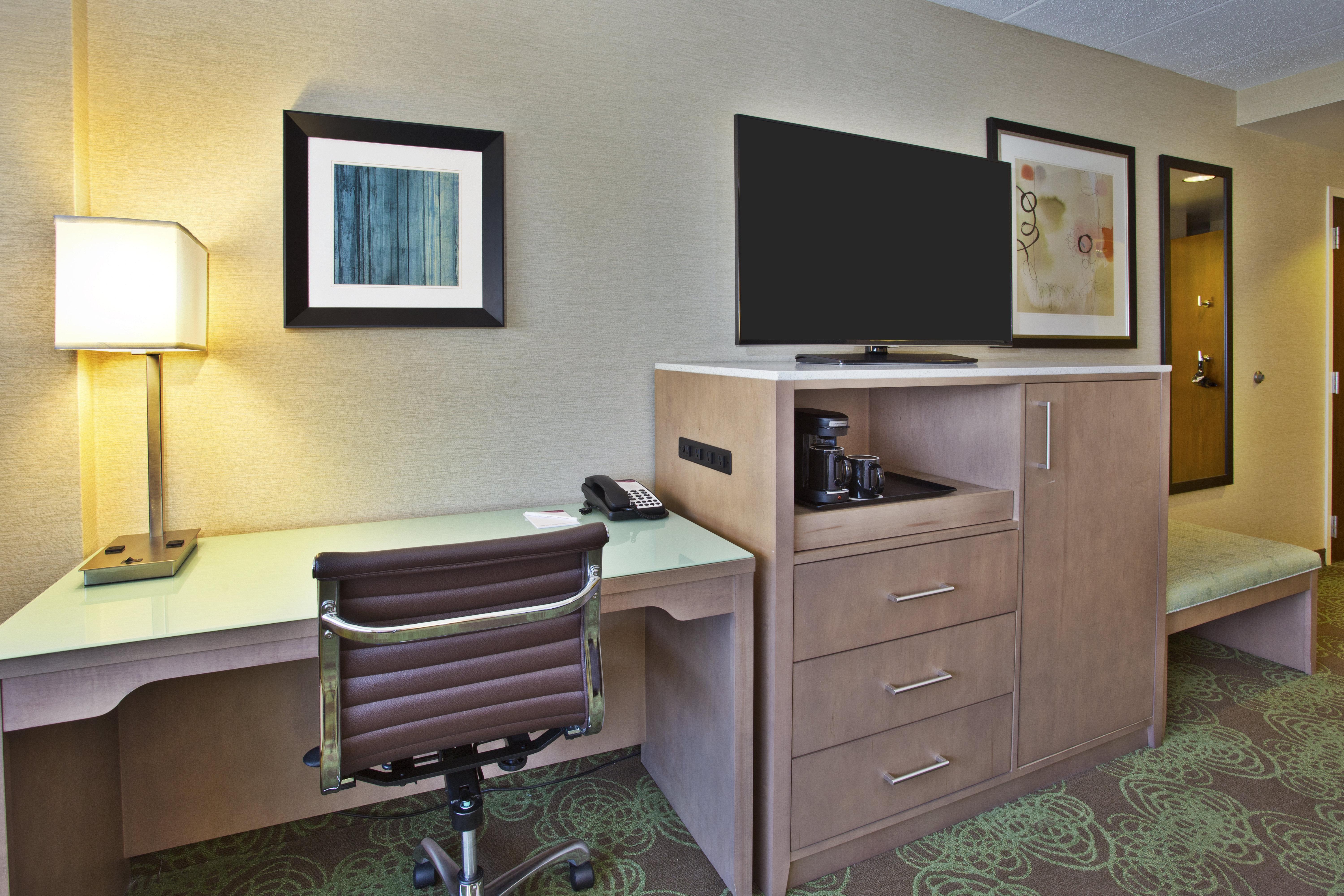 Crowne Plaza Lansing By Ihg Hotel Екстериор снимка