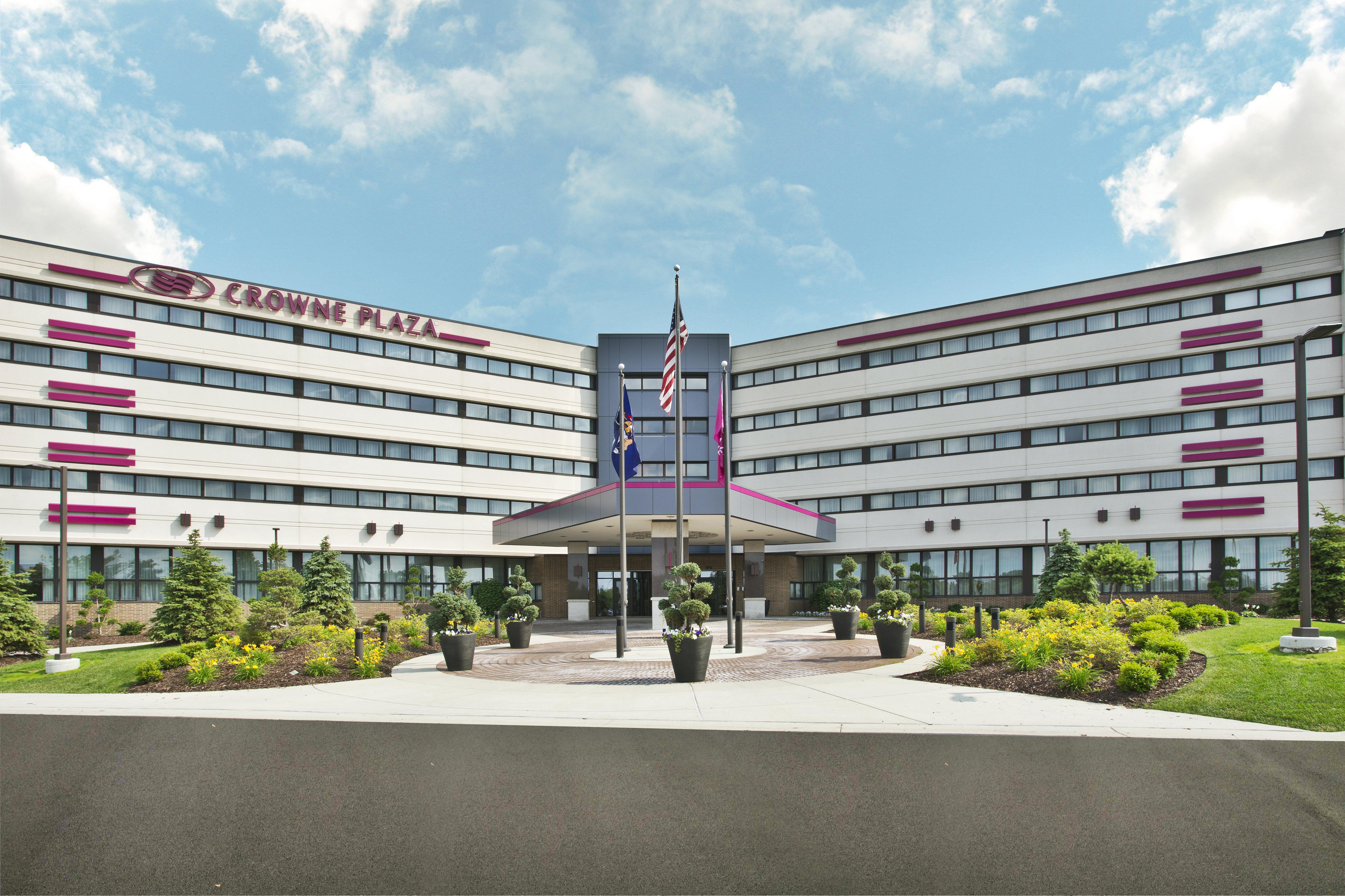 Crowne Plaza Lansing By Ihg Hotel Екстериор снимка