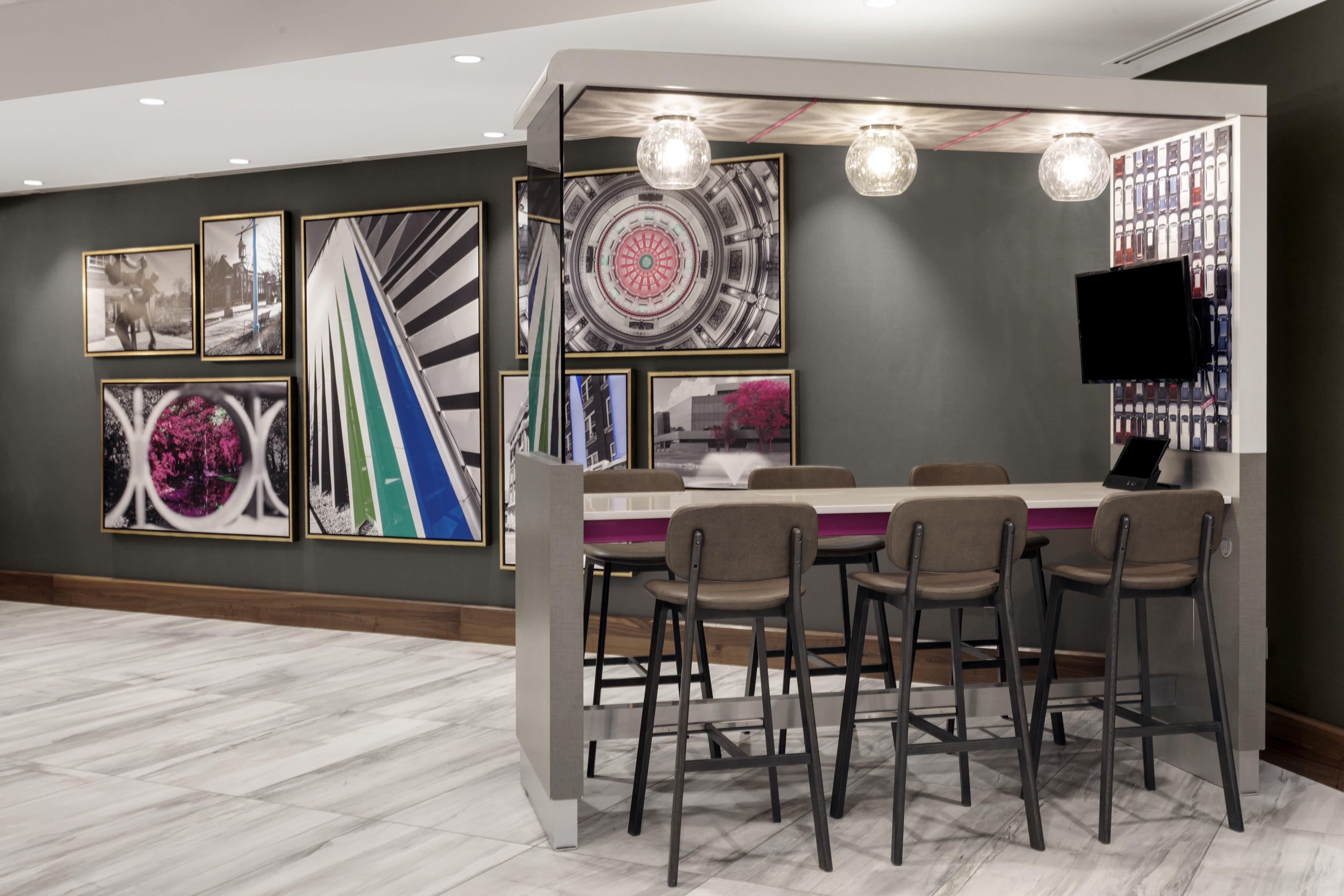 Crowne Plaza Lansing By Ihg Hotel Екстериор снимка
