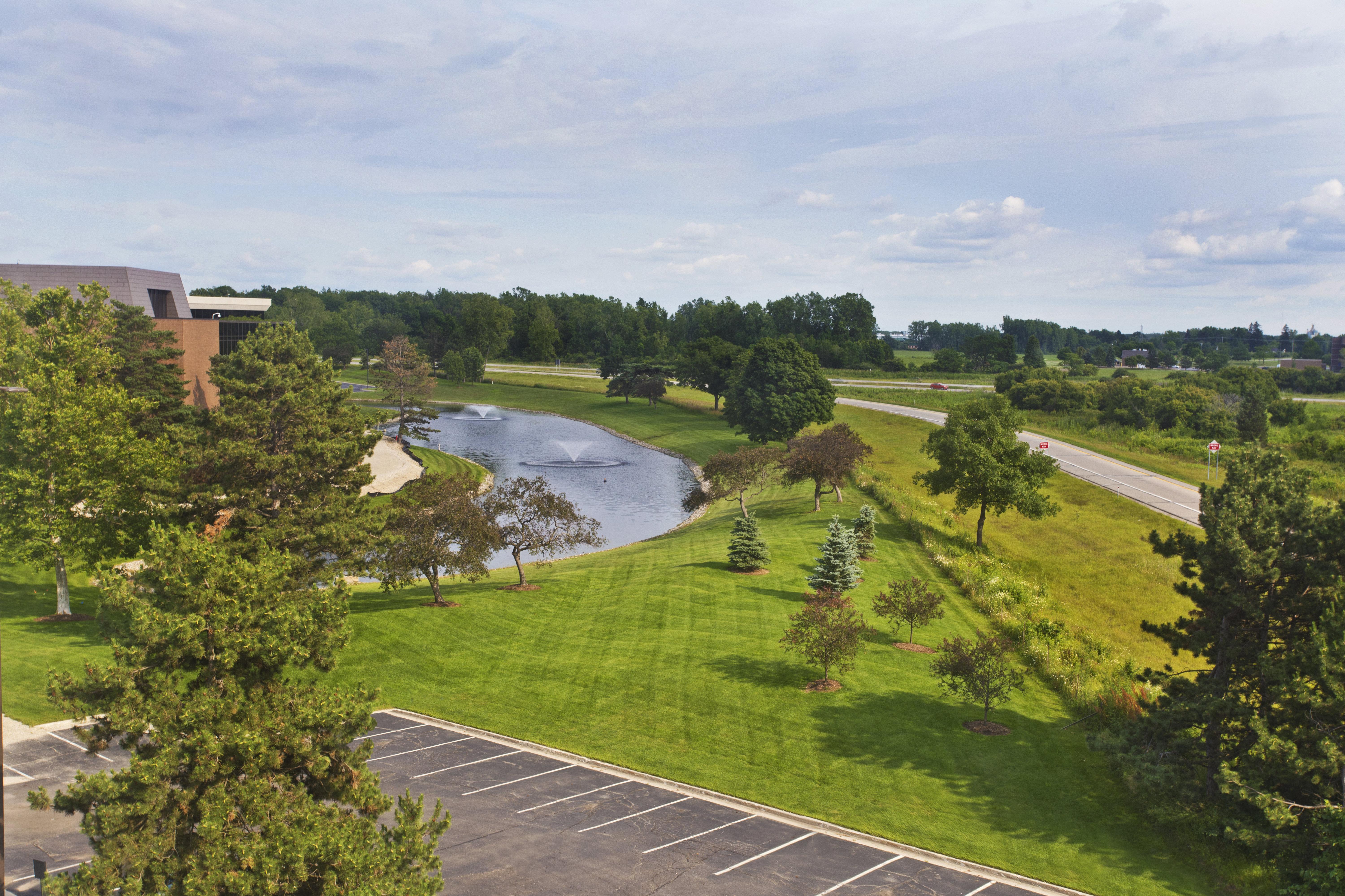 Crowne Plaza Lansing By Ihg Hotel Екстериор снимка