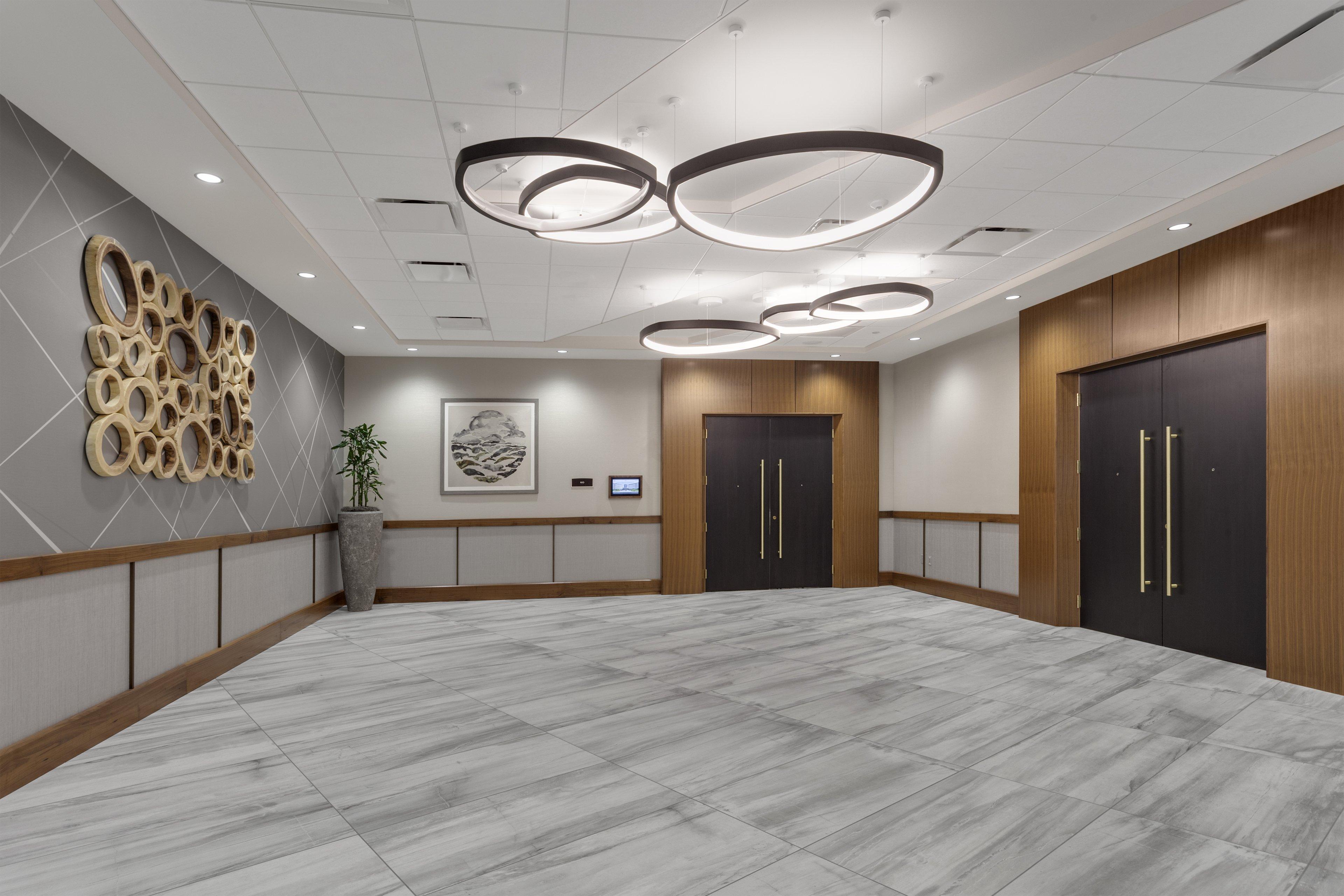 Crowne Plaza Lansing By Ihg Hotel Екстериор снимка