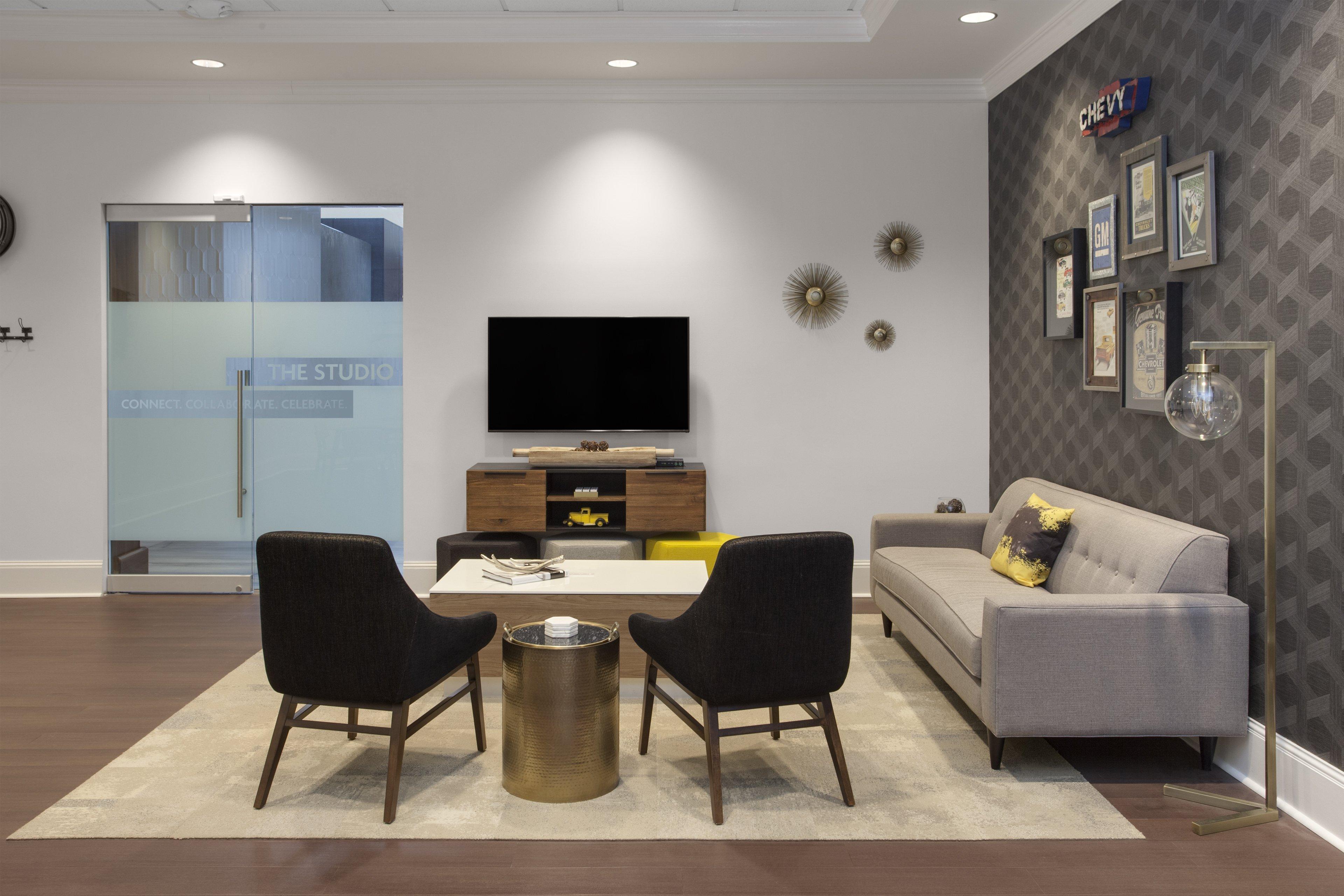 Crowne Plaza Lansing By Ihg Hotel Екстериор снимка