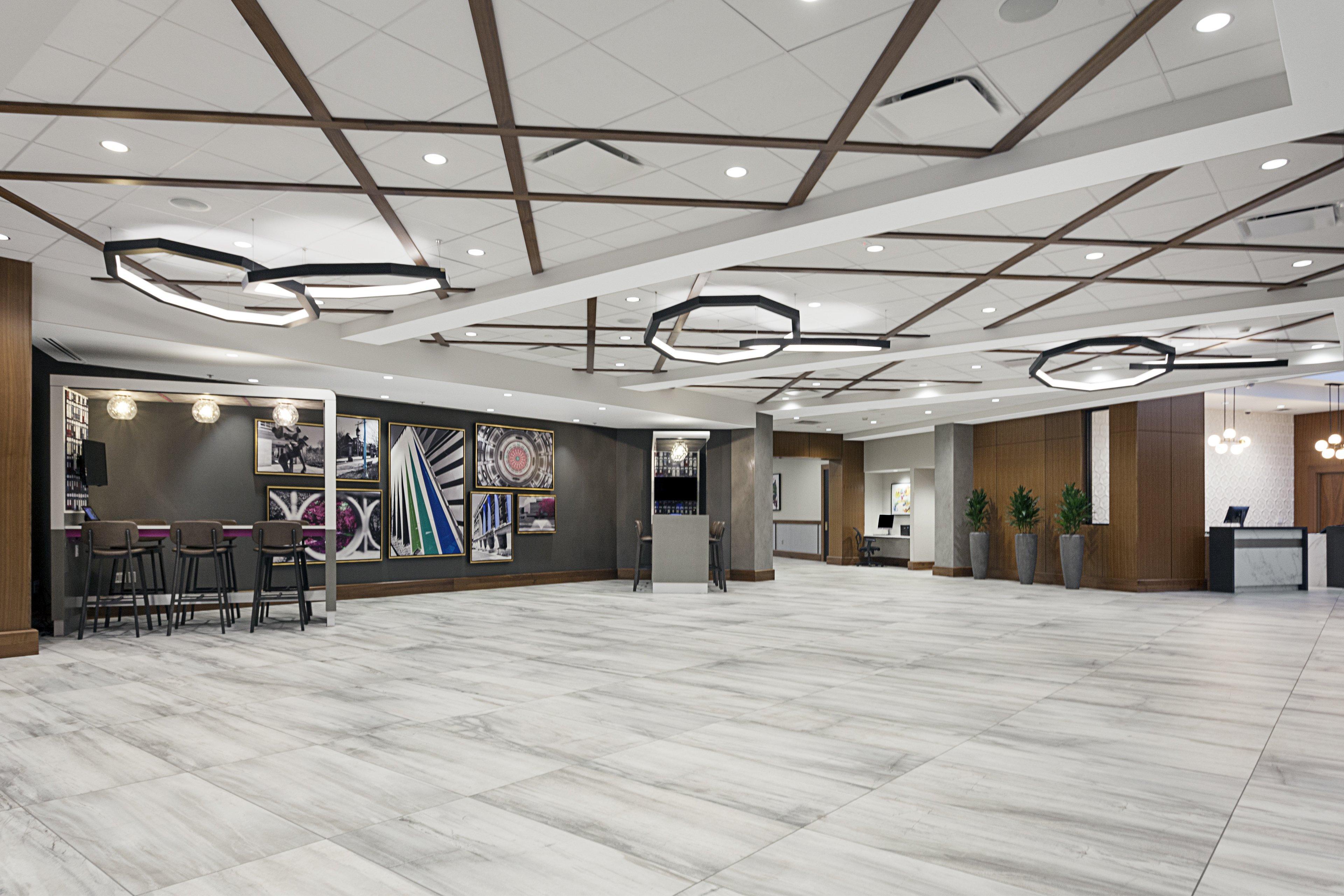 Crowne Plaza Lansing By Ihg Hotel Екстериор снимка