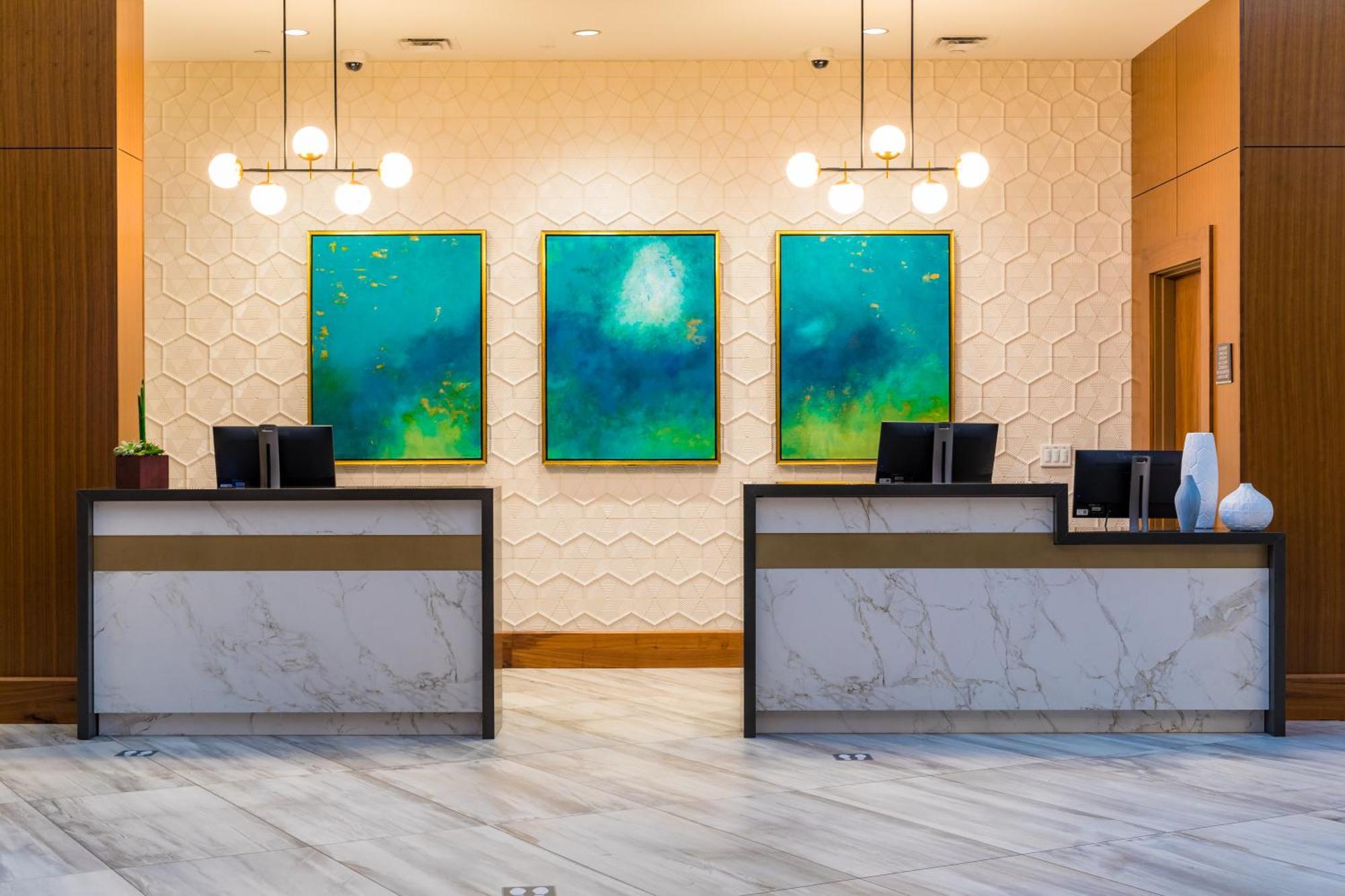 Crowne Plaza Lansing By Ihg Hotel Екстериор снимка