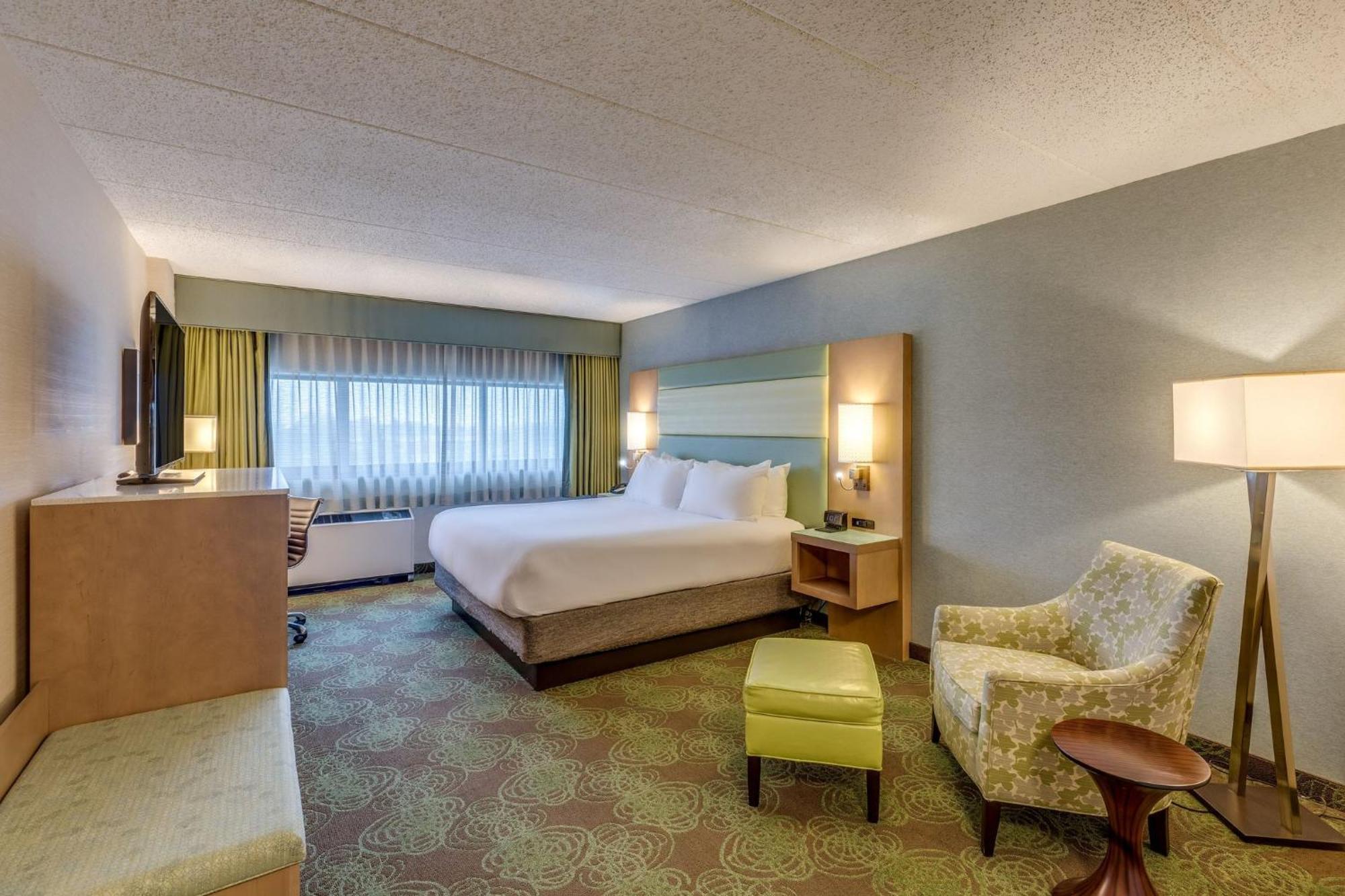 Crowne Plaza Lansing By Ihg Hotel Екстериор снимка