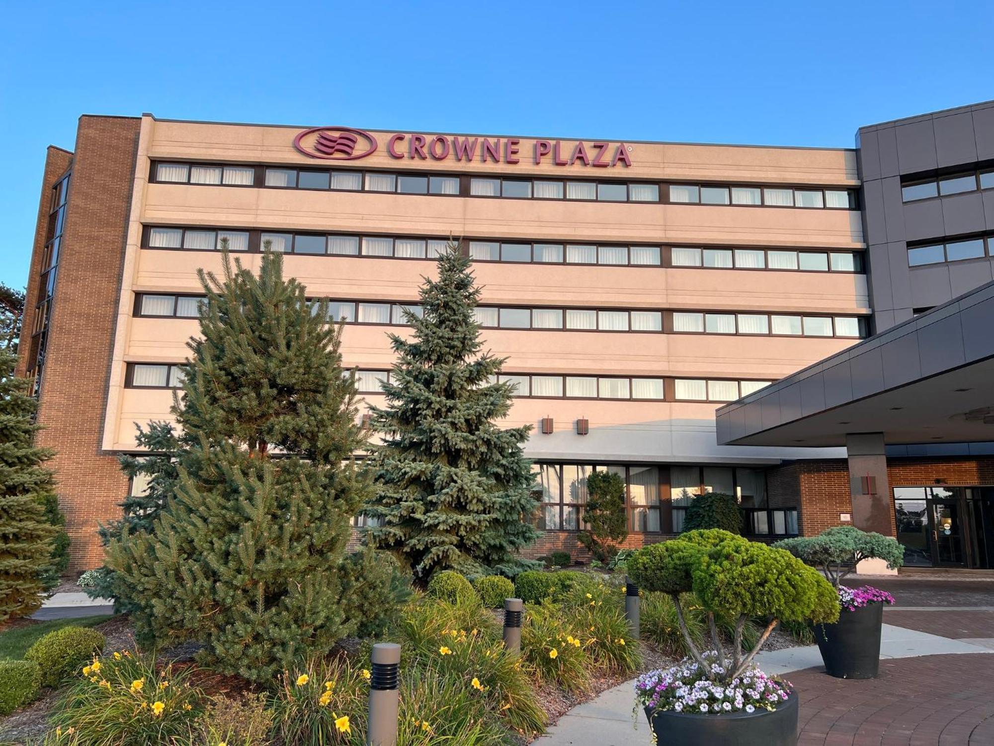 Crowne Plaza Lansing By Ihg Hotel Екстериор снимка