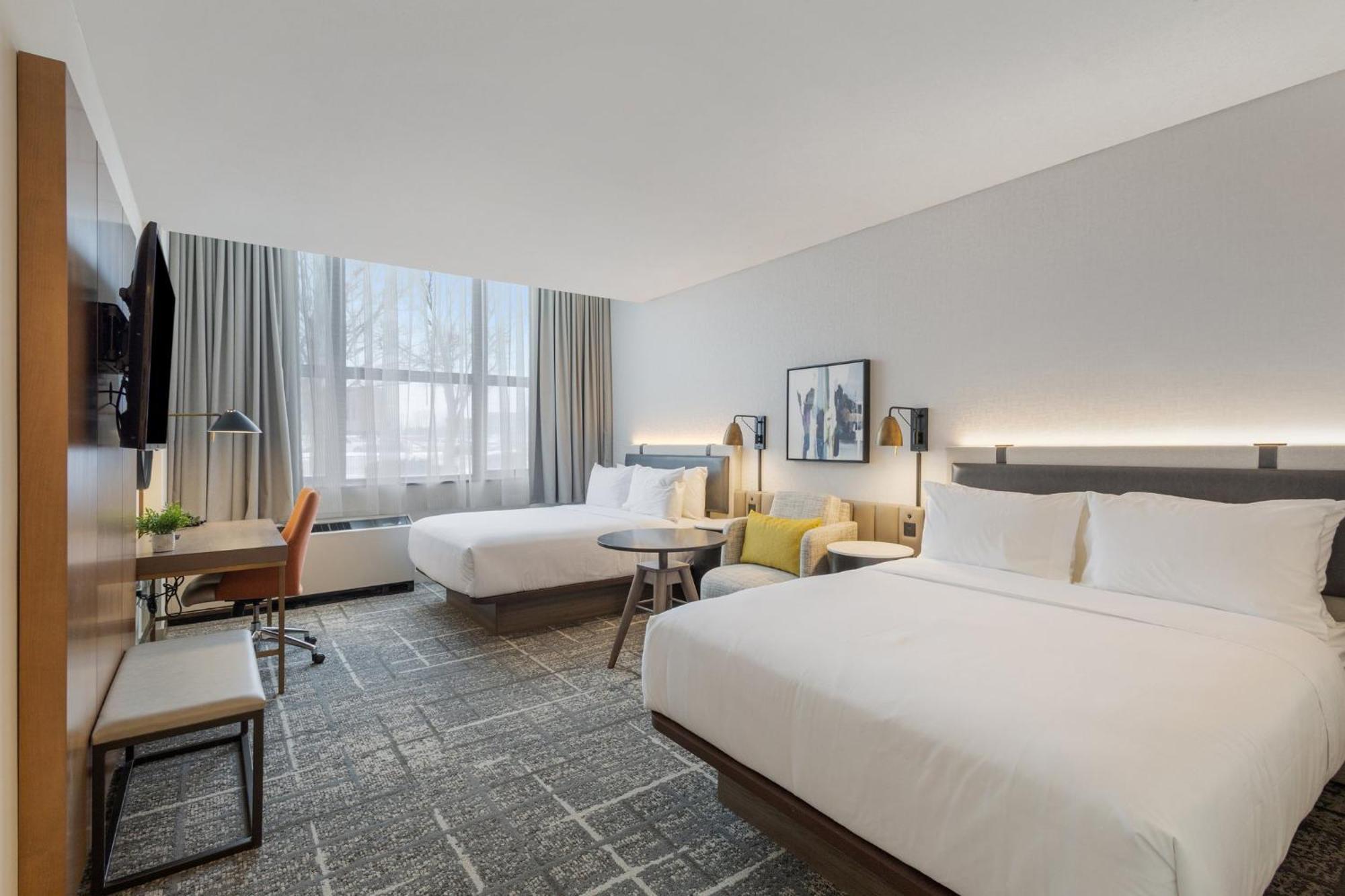 Crowne Plaza Lansing By Ihg Hotel Екстериор снимка